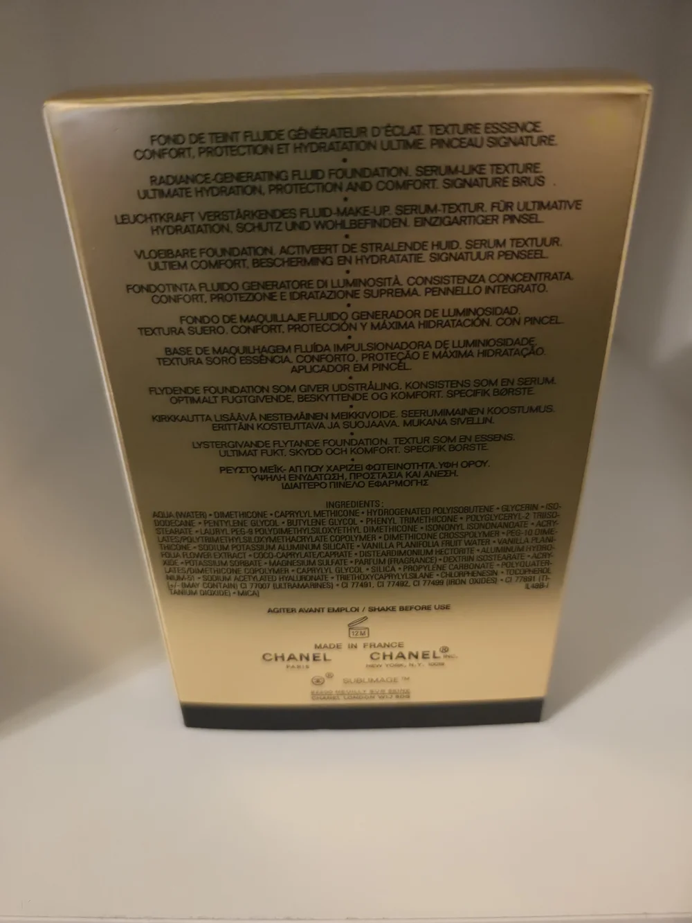 CHANEL Sublimage L'Essence de Teint Serum Foundation - Light (B20)